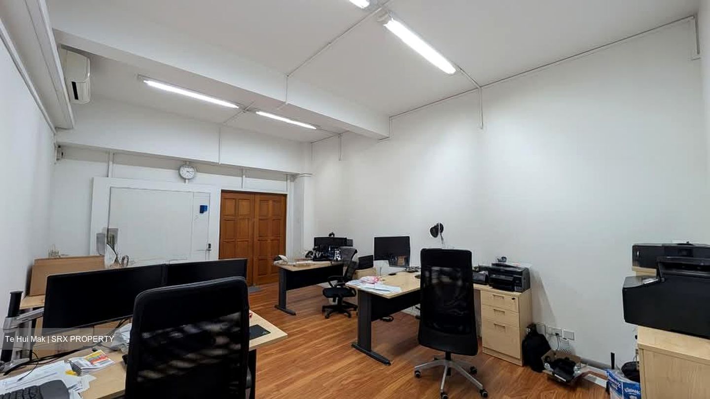 Pemimpin Industrial Building (D20), Factory #527258561